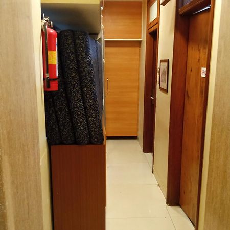 מומביי Bentley Hotel Marine Drive מראה חיצוני תמונה
