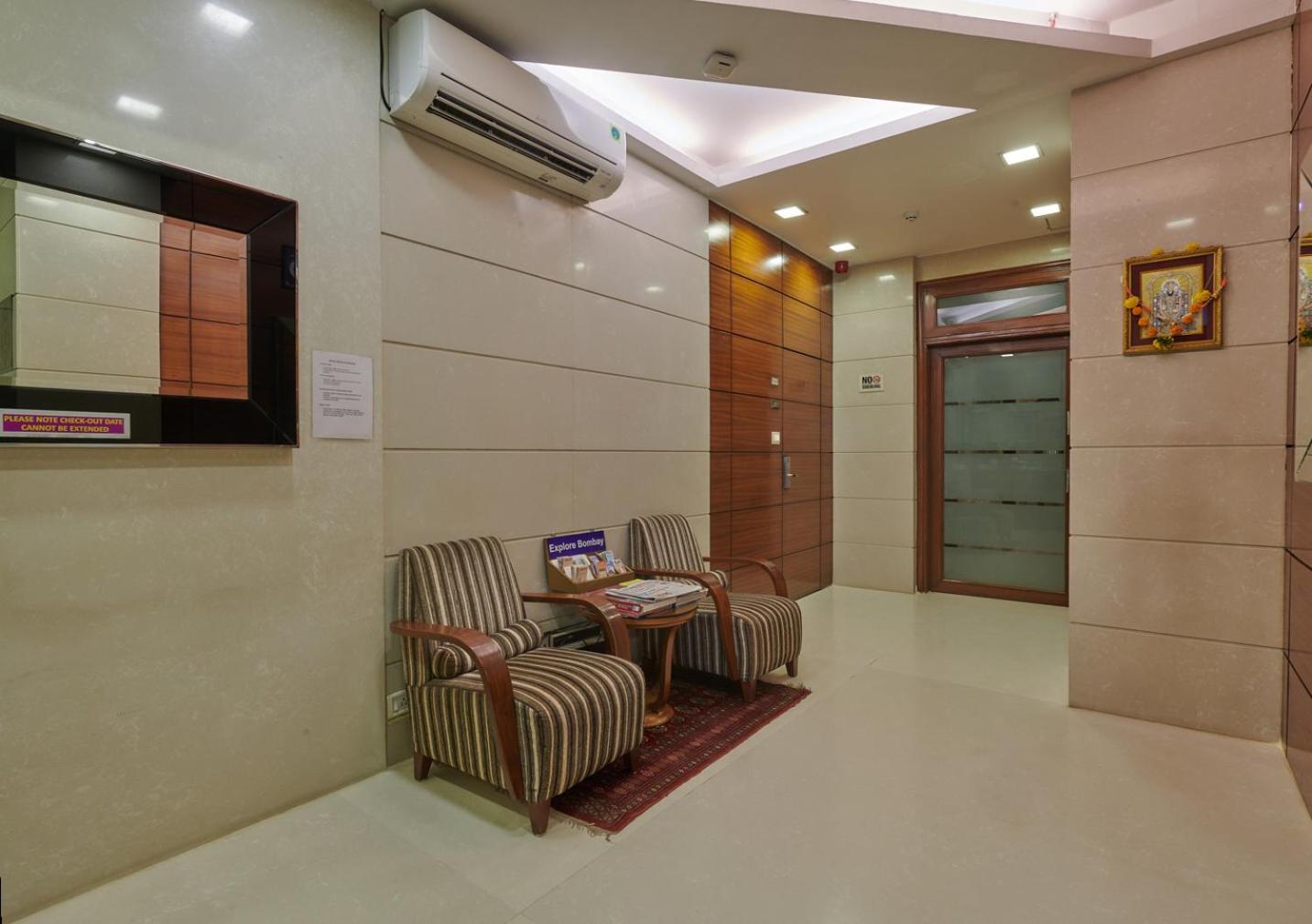 מומביי Bentley Hotel Marine Drive מראה חיצוני תמונה