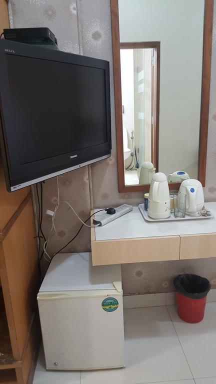 מומביי Bentley Hotel Marine Drive מראה חיצוני תמונה